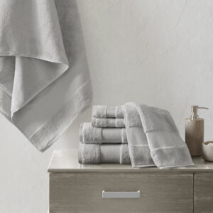 Elevate your bathroom decor with the luxuriously soft and indulgent comfort of our Madison Park Turkish cotton bath towel set. MADE IN TURKEY. These oversized cotton towels are made from smooth low-twist yarns with 600gsm weight