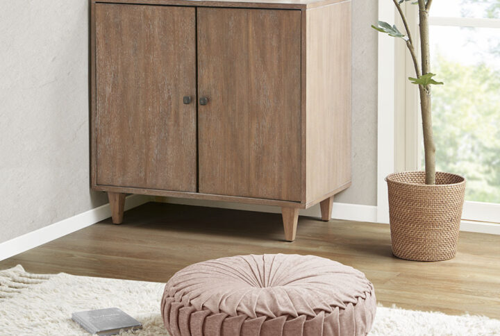 Make any space extra comfy with our Intelligent Design Loretta Poly Chenille Round Floor Pillow Cushion. This floor pillow is featured in soft hues for the perfect feminine flair