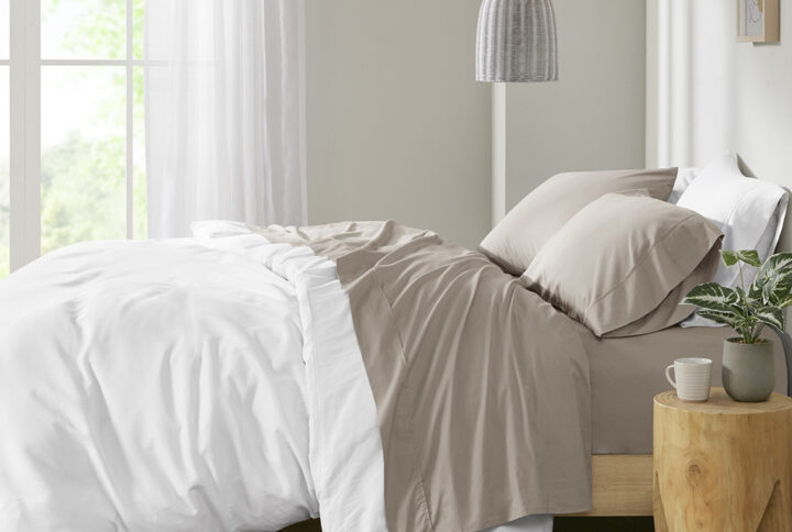 Sleep in year-round breathable comfort with these relaxed cotton sheet sets. These sheets have been lightly brushed for an ultra-soft feel. The percale weave combined with the cotton makes this the perfect sheet if you're looking for a cooler and airy good night's sleep. These sheets are also hypoallergenic and machine washable for easy care.