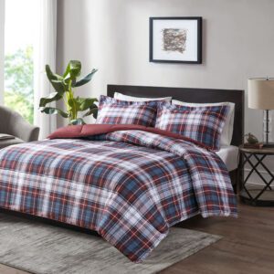 Sleep comfortably with the Madison Park Essentials Parkston 3M Scotchgard Down Alternative Comforter Mini Set. Sporting a cool plaid pattern