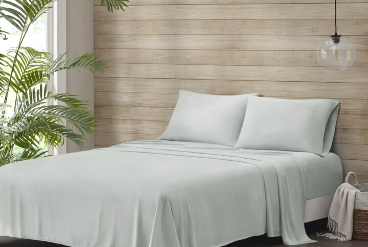 Refresh your bed and snuggle up in comfort every night with these silky smooth Tencel Lyocell and polyester blend sheet set. This ultra soft sheet set is incredibly breathable and wicks away moisture to keep you cool all night. With a 240 thread count