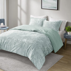 while matching shams (1 in Twin/Twin XL) complete the bedding set. The hypoallergenic polyester comforter filling contains no allergens and is treated to be dustproof so you can sleep soundly without any worries. This comforter set is also OEKO-TEX certified and is machine washable for easy care.