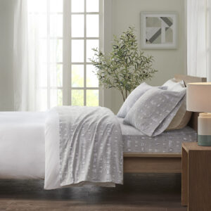 Keep warm and cozy with this ultra-soft cotton flannel sheet set