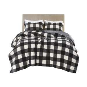 for a charming country look. Two matching shams with a 2-inch flange coordinate with the top of the bed to complete comforter set.  This throw is OEKO-TEX certified