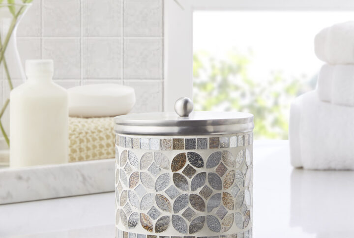 This timeless mosaic collection showcases hand-crafteded mosaic accessories to elevate your bathroom. The combination of champagne gold and silver stained glass in a floral motif reflects light beautifully and can be a luxurious centerpiece for bathroom decor. _x000D_