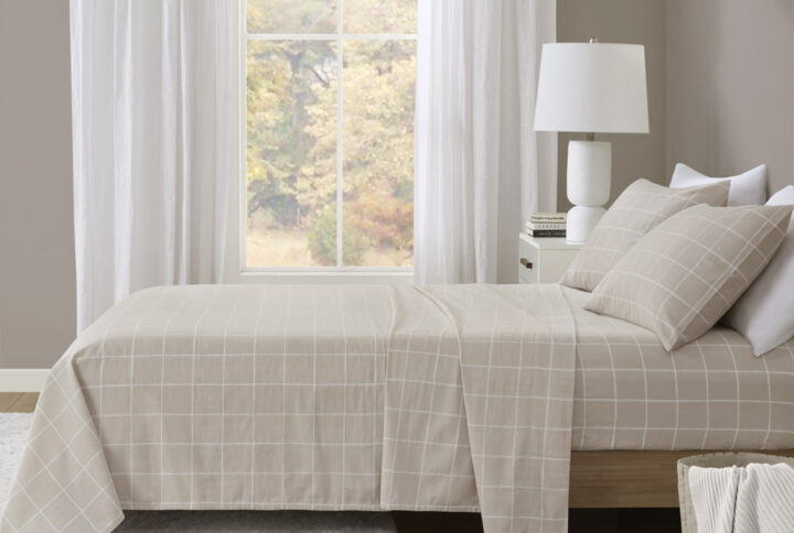 Sleep in warm and ultra-soft comfort with the Beautyrest Oversized Cotton Flannel Sheet 4 piece sheet set. This flannel sheet set features superior brushed fabric for incredible softness and oversized dimensions to fit premium mattresses. Pre-shrunk for a guaranteed comfort and secure fit. This sheet set is also OEKO-TEX certified