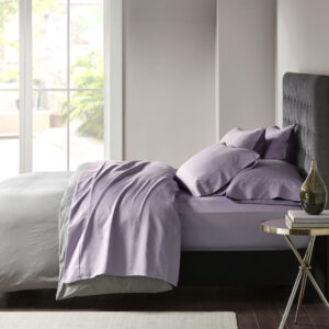 Snuggle up in luxury comfort every single night with these cotton blend polyester sateen sheets.  Made from 56% cotton and 44% polyester sateen