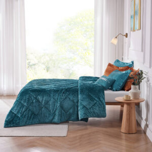 teal comforter features a quilted diamond top that adds dimension to the glamorous look. Matching shams (1 for Twin/Twin XL Sizes) coordinate with the velvet comforter