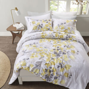 Breathe new life into your bedroom with this beautifully modern floral comforter set and bed sheets. A stunning yellow