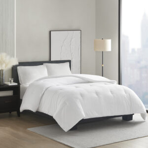 Looking for a way to give your bedding a brand new look and feel? This Honeycomb Textured Down Alternative Comforter from Madison Park is sure to please! Made of ultra-soft 100% microfiber