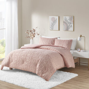 The Naomi comforter set features an eye-catching metallic design on soft faux fur that's sophisticated and modern. This faux fur comforter adds sparkle to your bedroom with its metallic accents