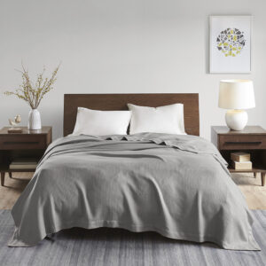 Wrap yourself up in the luxurious comfort of the Madison Park Egyptian Cotton Blanket. This ultra-soft grey blanket in made from 100% certified Egyptian cotton that features reduced shrinkage