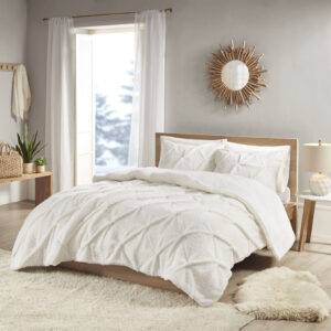 Get cozy in the True North by Sleep Philosophy Addison Pintuck Sherpa Down Alternative Comforter Set. The ivory comforter features a cozy pintucked sherpa on the face that reverses to a soft microlight reverse