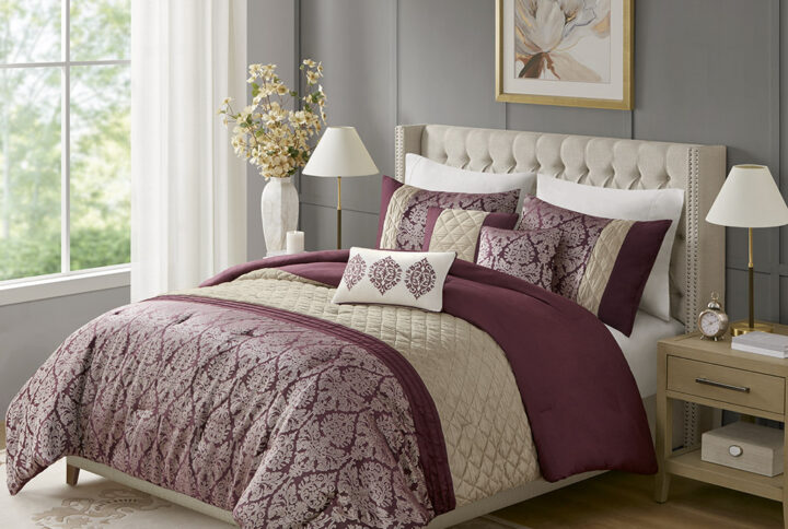 This traditional jacquard comforter set features embroidered mink