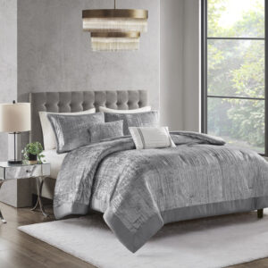 Give your bedroom a glamorous update with this luxurious crinkle velvet comforter set that exudes style and comfort. Crafted with a velvet face and microfiber back