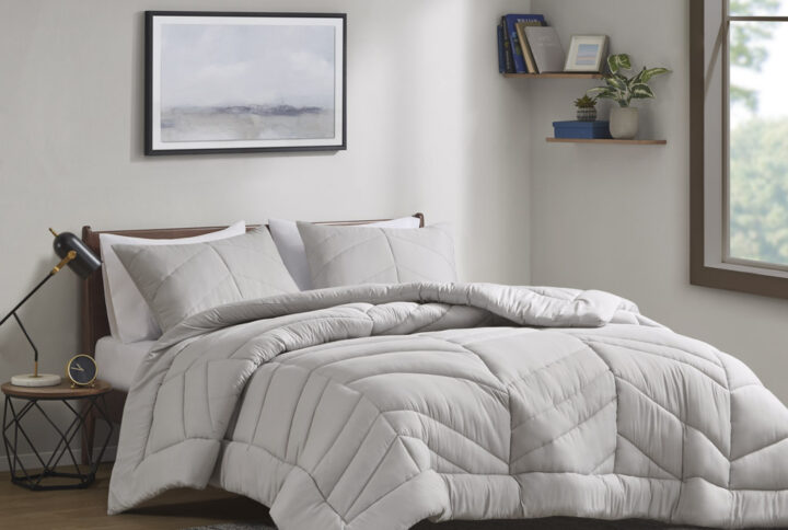 Experience the ultimate comfort and style with the Remy comforter set