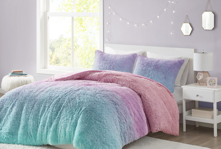 Add a cozy and stylish update to your bedroom with the Mi Zone Primrose ombre shaggy faux fur duvet cover set. The ultra soft duvet cover features a pink