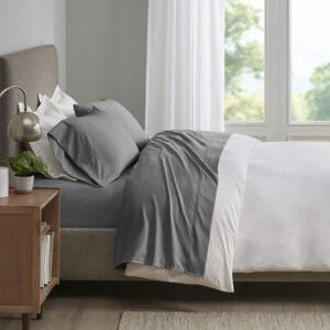 Keep cool and comfortable throughout the night with the Sleep Philosophy Smart Cool Microfiber Sheet Set. This solid sheet set features the Cool Max proprietary blend fabric that wicks away moisture