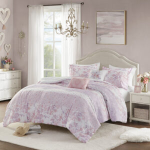 Bring some vintage charm to your bedroom with this romantic floral and paisley comforter set.  Coordinating shams (1 in Twin/Twin XL) pair perfectly with the comforter