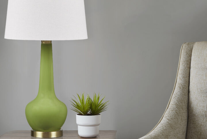 Radiate charm with the 510 Design Zazie Table Lamp. Its genie-style design