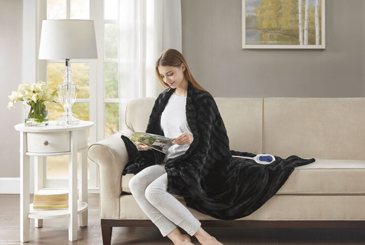 Our heated throw utilizes state of the art Secure Comfort heated technology that adjusts the temperature of your throw based on overall temperature