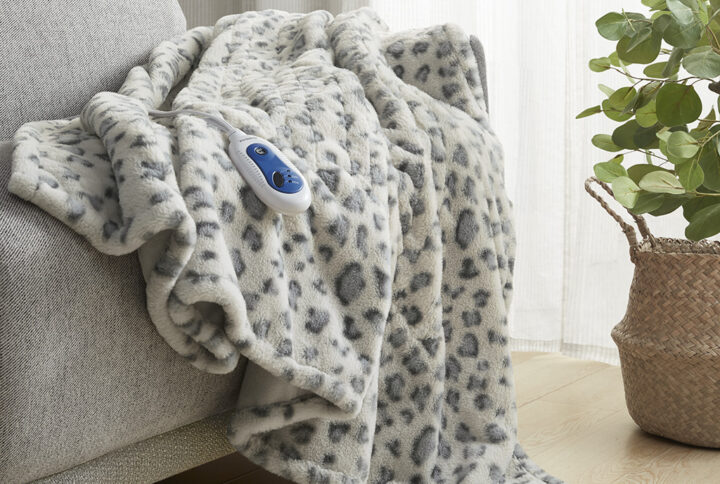 Our heated throw utilizes state of the art Secure Comfort heated technology that adjusts the temperature of your throw based on overall temperature