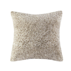 The Madison Park Zuri faux fur square pillow is the perfect combination of style and simplicity. It can be used in any room for a sophisticated update. Reverses to an ultra soft solid lux micro fur.