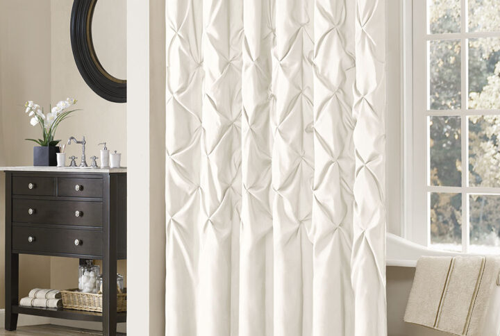 Update your bathroom instantly with the Laurel Shower Curtain. Its soft white color paired with large tufting creates a contemporary look while adding beautiful texture to your space. Made from 100% polyester polyoni