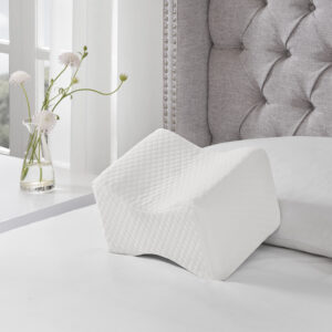 Good things come in small packages is how to best describe our Sleep Philosophy contour knee pillow. This pillow was created with side sleepers in mind (approximately 47% of the population); it creates the proper posture while side sleeping by elevating the upper knee and allows for a more comfortable night's sleep. This pillow helps ease back