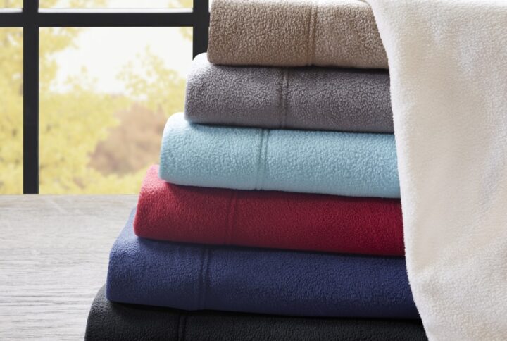 Fall asleep in the cozy comfort of this solid ultra-soft micro fleece sheet set. This sheet set was designed not to lint