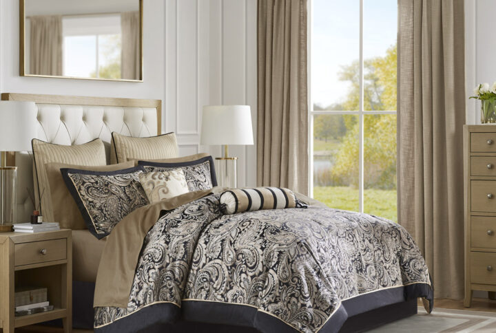 Give your bedroom a classic and elegant look with the Madison Park Aubrey 12 Piece Complete Bed Set including cotton bed sheets. This stunning set features a jacquard weave with a modern paisley pattern in black