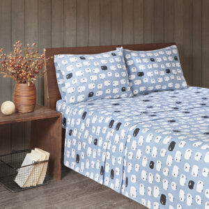 Stay warm and cozy through the night with this incredibly soft cotton flannel sheet set. Featuring fun novelty and classic prints