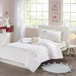 The Mi Zone Kids Tessa comforter features multi-colored tassels that add a charming detail to this bedding set. Cute and simple