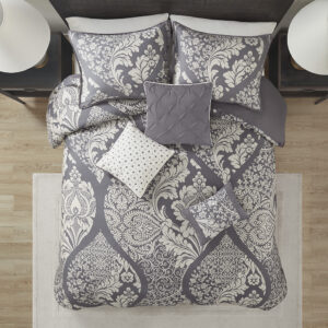 The Madison Park Vienna 6 Piece Printed Duvet Cover Set offers an eye-catching update to your bedroom decor. A beautifully intricate damask pattern is flaunted across the duvet cover and shams