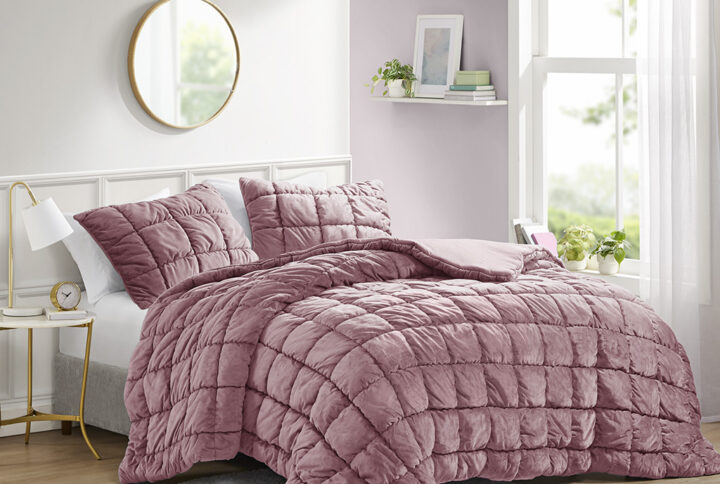 Fall into the plush softness of the puffy velvet comforter set