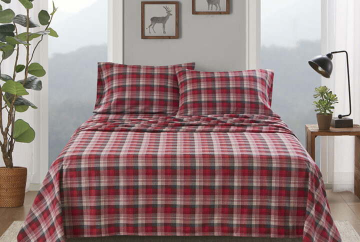 Stay warm and cozy through the night with this incredibly soft cotton flannel sheet set. Featuring fun novelty and classic prints