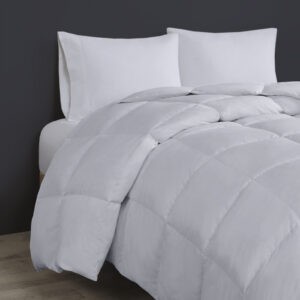 the True North by Sleep Philosophy Heavy Warmth Goose Feather and Down Oversize Comforter will keep you warm and cozy. This oversized comforter uses soft goose feathers and down filling to create a heavy comfort that’s perfect for the cold winter months. The classic box quilting evenly secures the warm down filling across the comforter. Machine washable for easy care