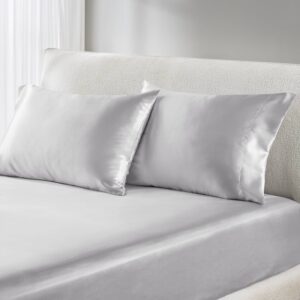 Fall asleep in smooth and luxurious comfort with our wrinkle-free satin pillowcases. These satin pillowcases are gentle on your skin and hair