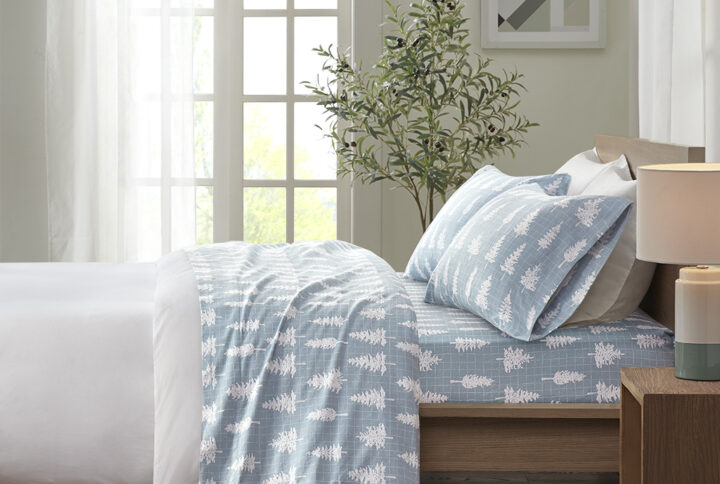 Keep warm and cozy with this ultra-soft cotton flannel sheet set