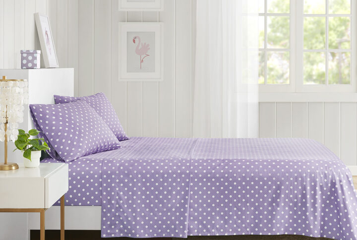 Brighten up your child’s bedroom with the Mi Zone Polka Dot Printed 100% Cotton Sheet Set. Featuring both bright and soft colors