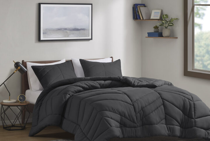 Experience the ultimate comfort and style with the Remy comforter set