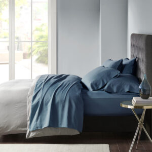 Snuggle up in luxury comfort every single night with these cotton blend polyester sateen sheets.  Made from 56% cotton and 44% polyester sateen