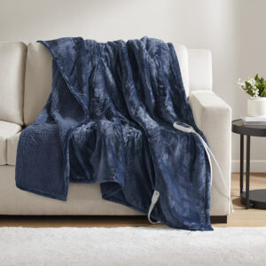 Immerse yourself in comfort in the BeautyRest Heated Microlight reverse to Berber Throw. This heated throw utilizes state of the art Secure Comfort technology that adjusts the temperature of your blanket based on overall temperature