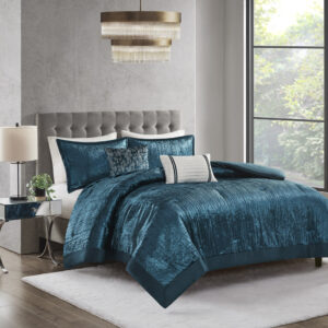 Give your bedroom a glamorous update with this luxurious crinkle velvet comforter set that exudes style and comfort. Crafted with a velvet face and microfiber back