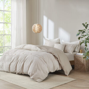 The Clean Spaces Dover 5 Piece Organic Cotton Comforter Cover Set with removable insert offers a refreshing update to your bedroom. This GOTS certified organic cotton comforter cover features button placket details on the soft natural fabric