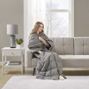 True North by Sleep Philosophy provides the perfect way to stay warm and cozy with the Hadly Wearable Multipurpose Throw. Made with water repellent fabric