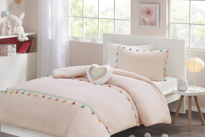 The Mi Zone Kids Tessa comforter features multi-colored tassels that add a charming detail to this bedding set. Cute and simple