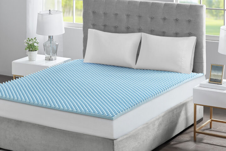 The Sleep Philosophy 1.5 inches Gel Memory Foam Topper features a unique convoluted design to provide maximum airflow