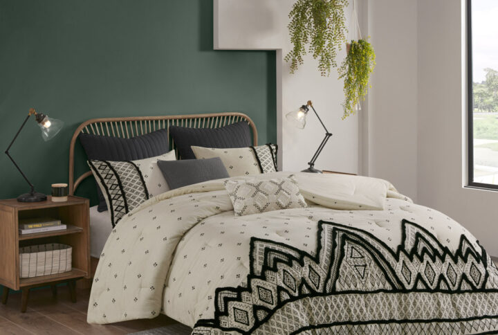 Create a modern-boho eclectic look in your bedroom with the INK+IVY Marta 3 Piece Cotton Comforter Set. The natural-hued cotton and flax linen comforter and shams features a black diamond print with black chenille textured trim that adds dimension and creates a globally inspired look. The cotton flax linen fabric creates a crisp