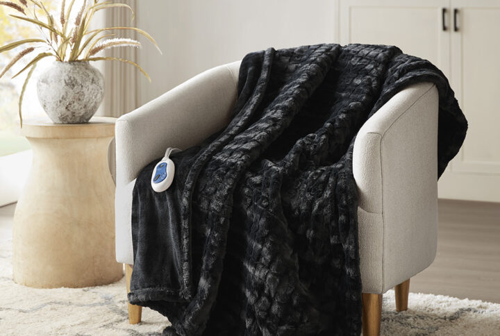 Our heated throw utilizes state of the art Secure Comfort heated technology that adjusts the temperature of your throw based on overall temperature